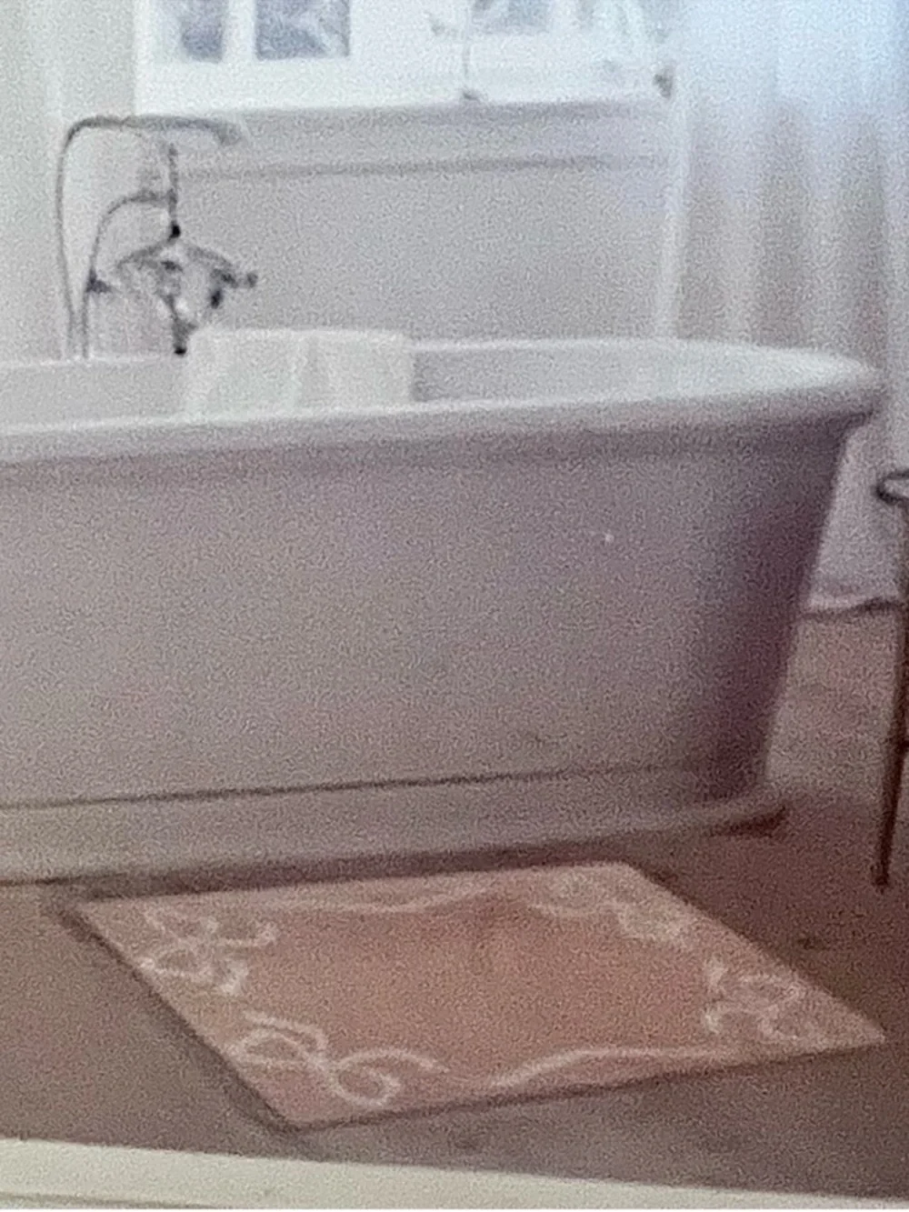 🆕- Rachel Ashwell-Coquette Plush Soft Bow Accent Bath Rug in Light Blush Pink